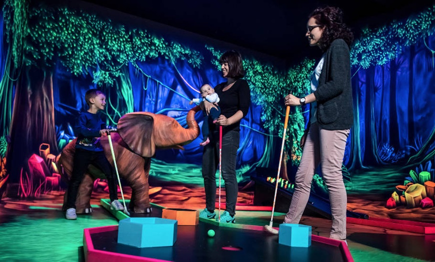 Image 3: Interaktives 3D-Minigolf-Erlebnis für 2-4 Personen