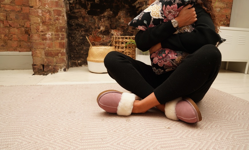 Image 6: Redfoot Ladies Sheepskin Slippers