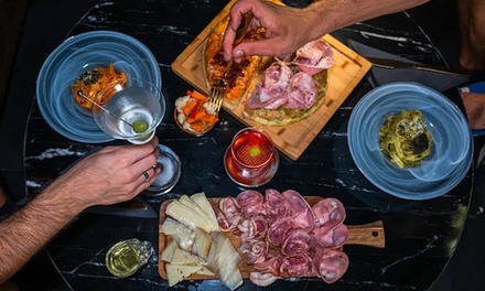 Menú para 4 personas con 4 entrantes, 4 principales y 4 bebidas - Sway Soul