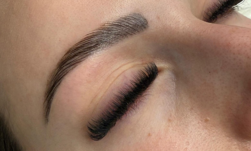 Image 6: Lash & Brow Perfection: Tints, Lifts, Wax & Lamination