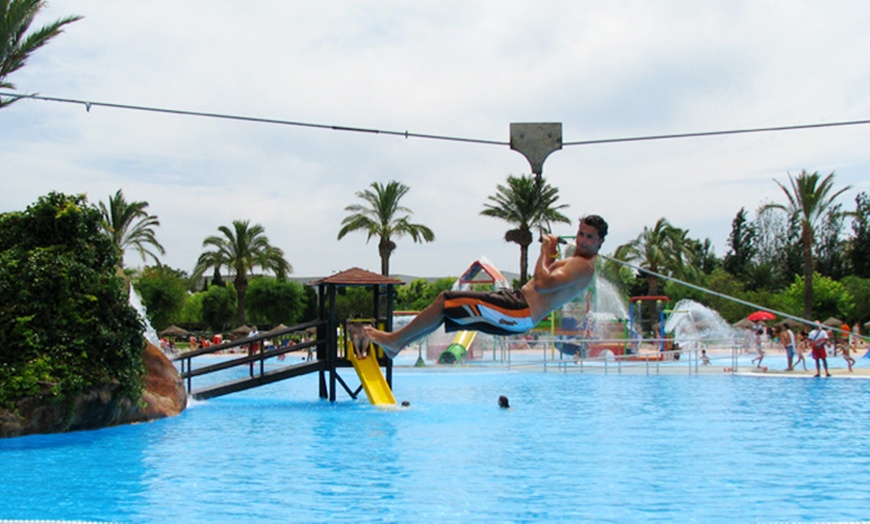 Image 16: Aquópolis Torrevieja: entrada de 1 día para infantil o adulto