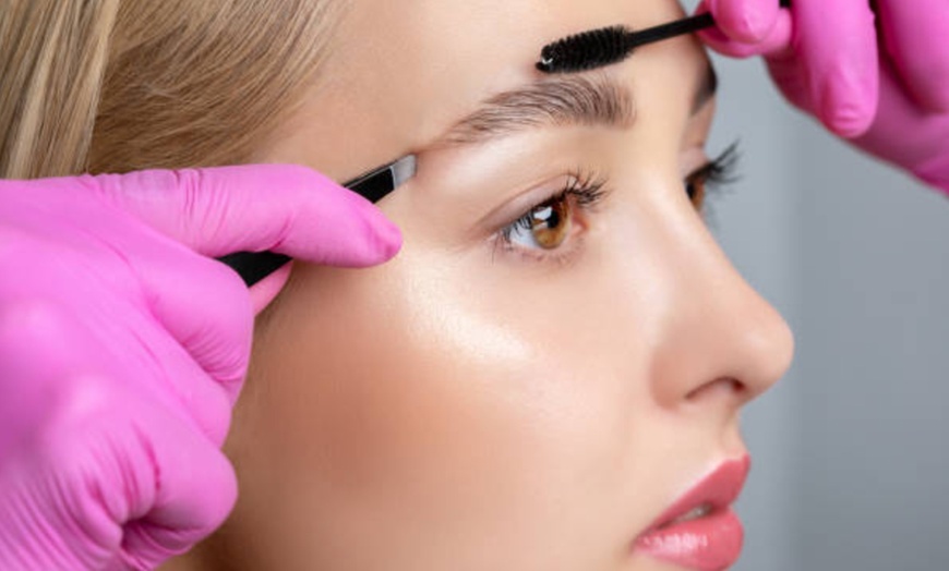 Image 7: Lifting y tinte de pestañas/cejas con opción a laminado y extensiones