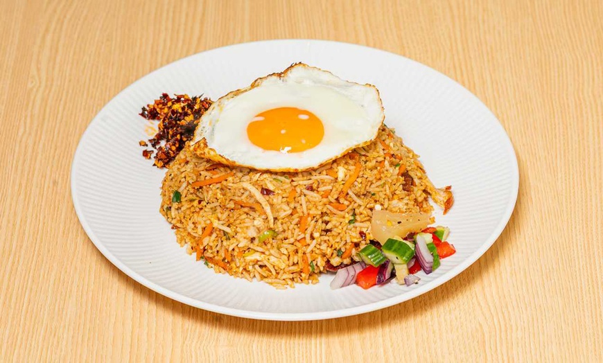 Image 2: Enjoy Authentic Sri Lankan Flavors with Drinks