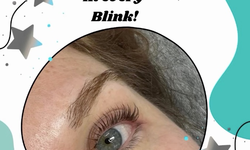 Image 2: Enhance Your Look with Full Set of Mink Eyelash Extensions