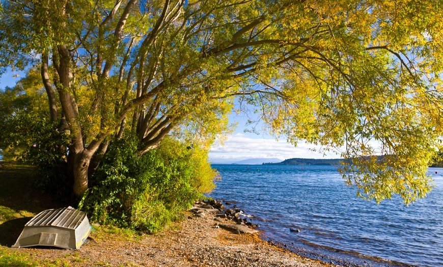 Image 3: ✈ New Zealand: 4 Nights with Flights, Choice of Hotel Stay, & Car Hire