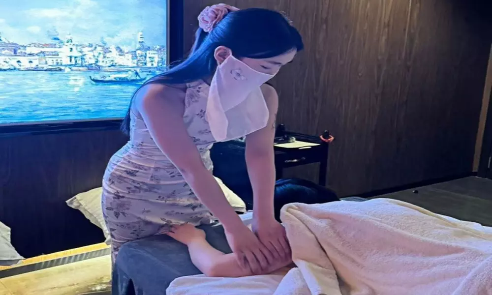 Unwind with a 30 or 90-Minute Choice of Massage in a Calm Setting 