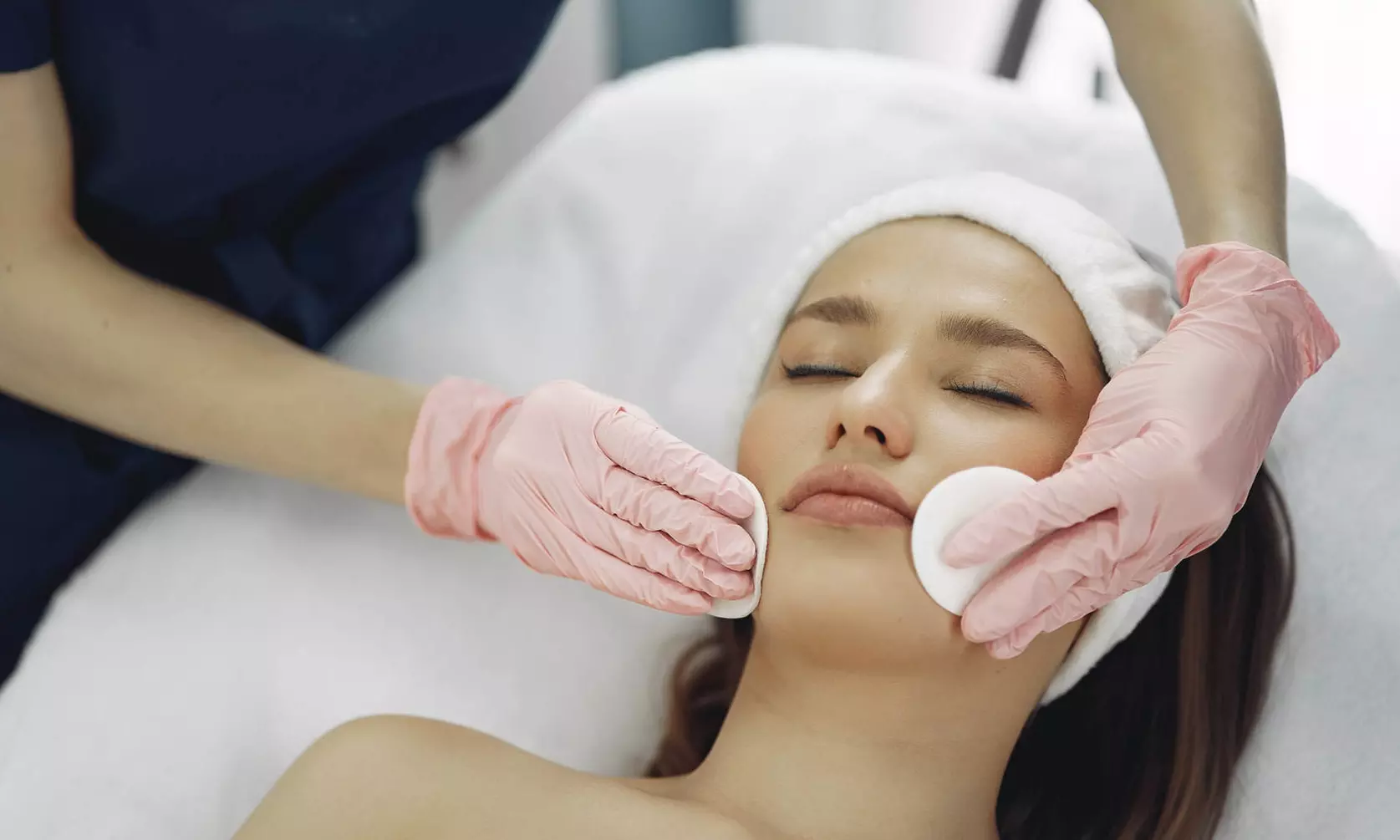 Piel radiante con Tratamiento facial basico o deluxe