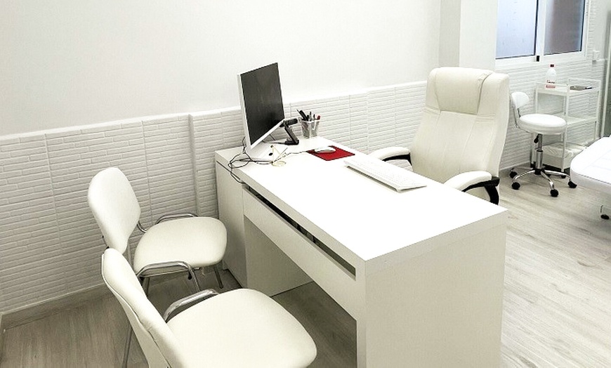 Image 10: 1, 2 o 3 sesiones de microneedling facial de vitaminas con Dermapen