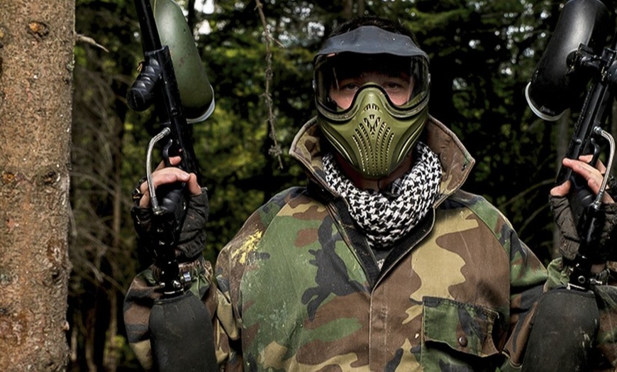 Image 5: Paintballing for 5 or 10 Players Including 100 Paintballs Each 