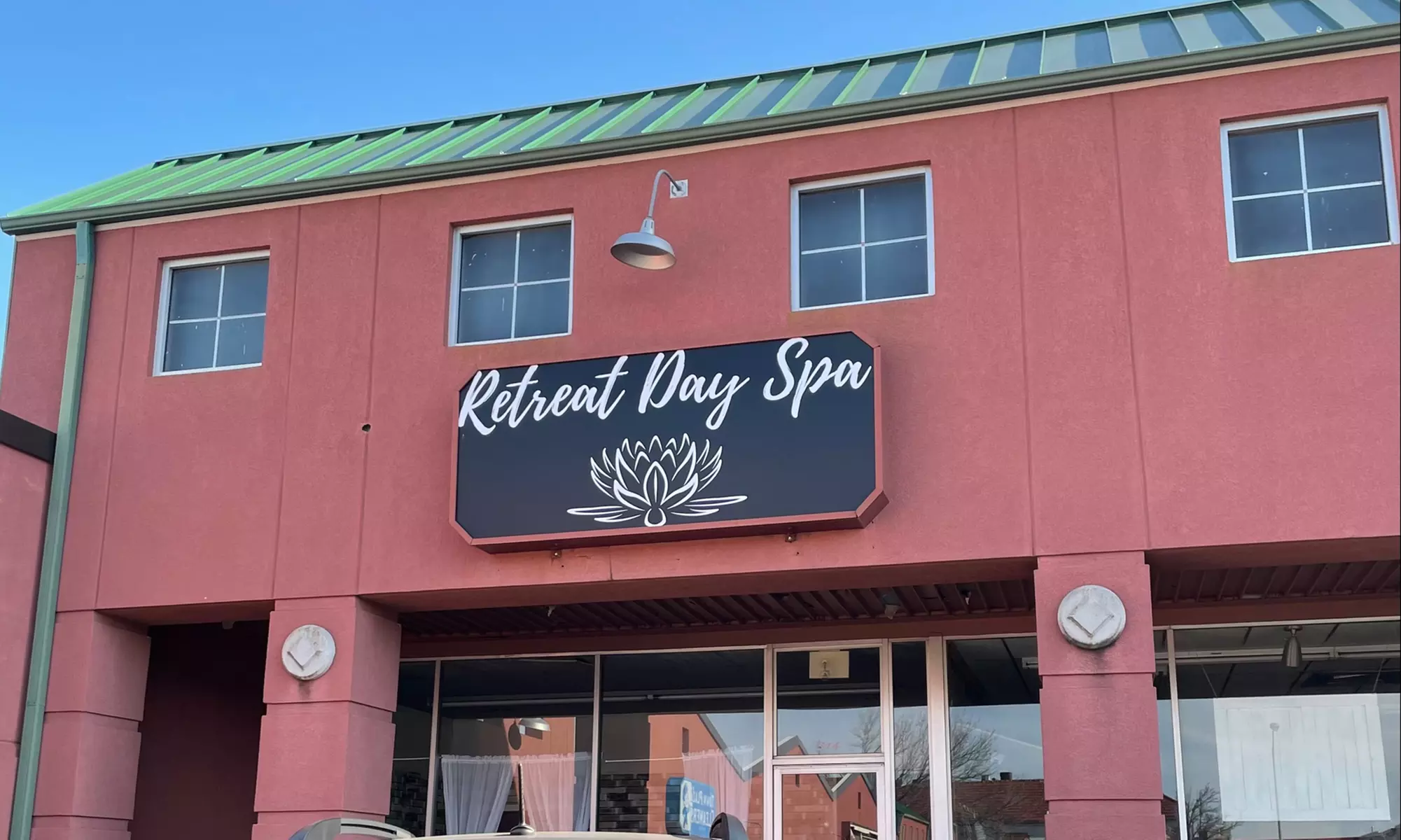 Unwind and Find Balance with a 30 or 60-Minute Reiki Session