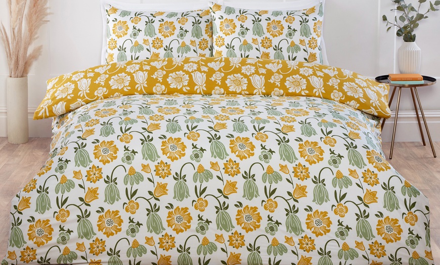 Image 1: Floral Reversible Duvet Sets