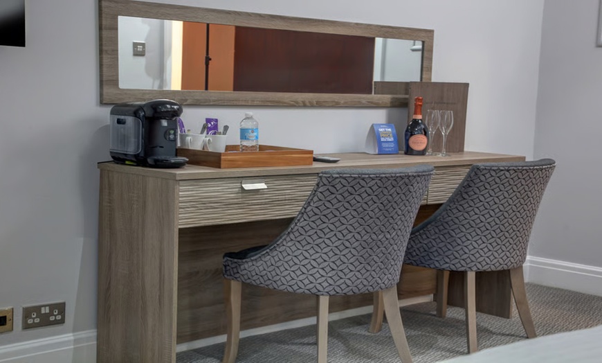 Image 8: Greater Manchester: Stay with Breakfast