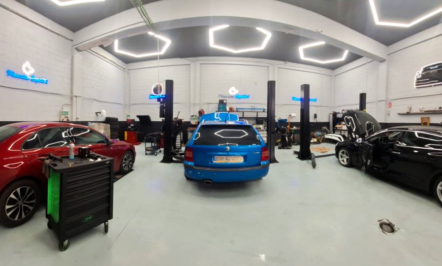 Image 7: Cambio de aceite 10w40 y filtros a elegir con revisión pre-ITV