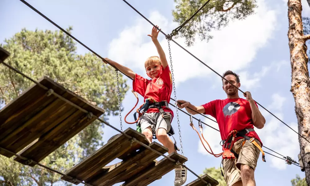 Puy-de-Dôme : 1 nuit avec pdj, option accrobranche et Explor' Game