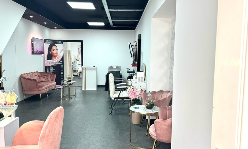 Image 7: Stralende blik met permanente make-up: voor je ogen of wenkbrauwen