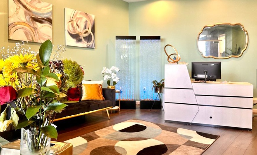 Image 4: Swedish w/ Reflexology or Hydration Facial OR Hydration w/Reflexology
