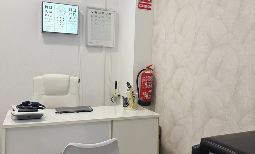 Image 2: Certificado médico y psicotécnico con fotos para conducir o trabajar