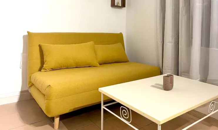 Aigues-Vives (Gard) : chambre double avec PDJ, menu en option