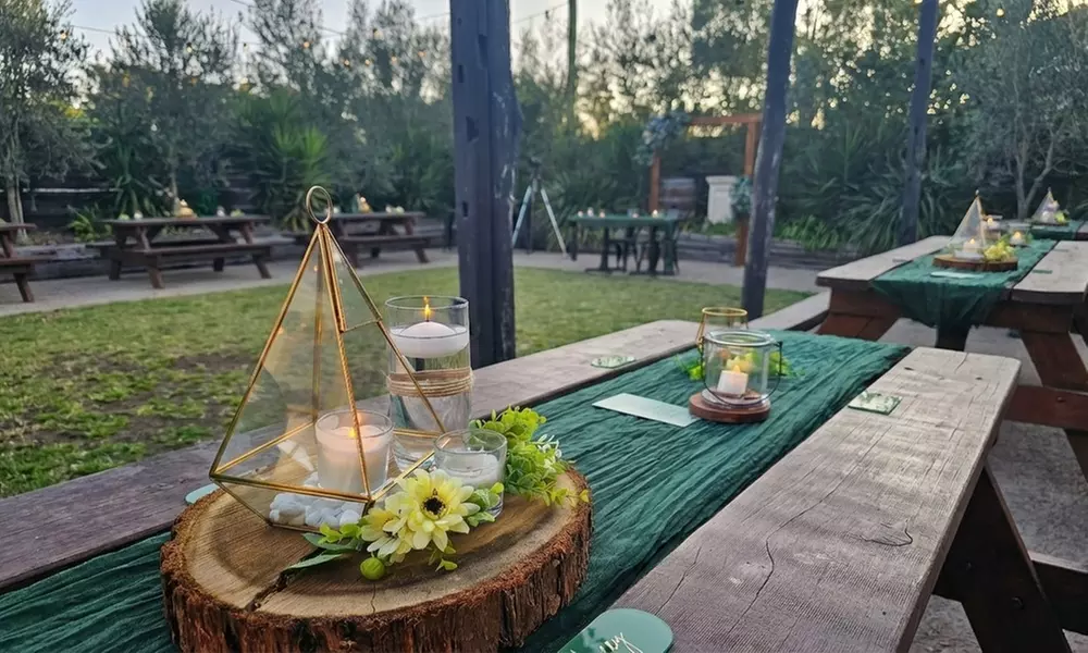 Complete Dinner with Mains & Drinks: Perfect for Groups & Celebrations