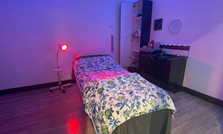 Image 5: Relax with Professional 60/90/120-minute Combination Massage Sessions