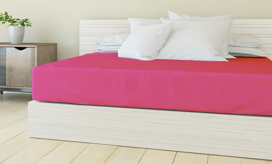 Image 7: Lenzuolo sotto con angoli in microfibra Made in Italy