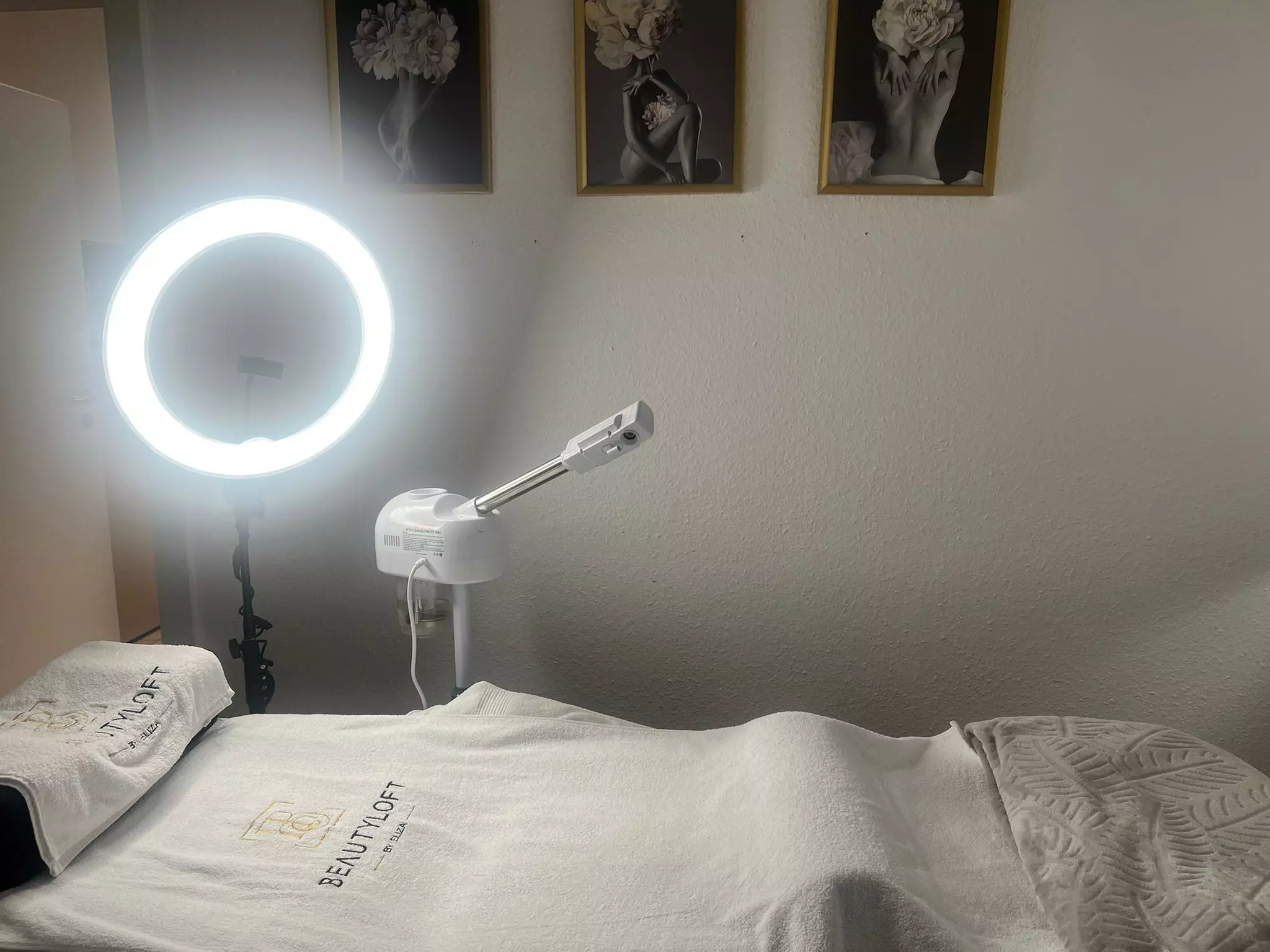 Hydrogen-Gesichtsbehandlung, Microneedling oder Microdermabrasion