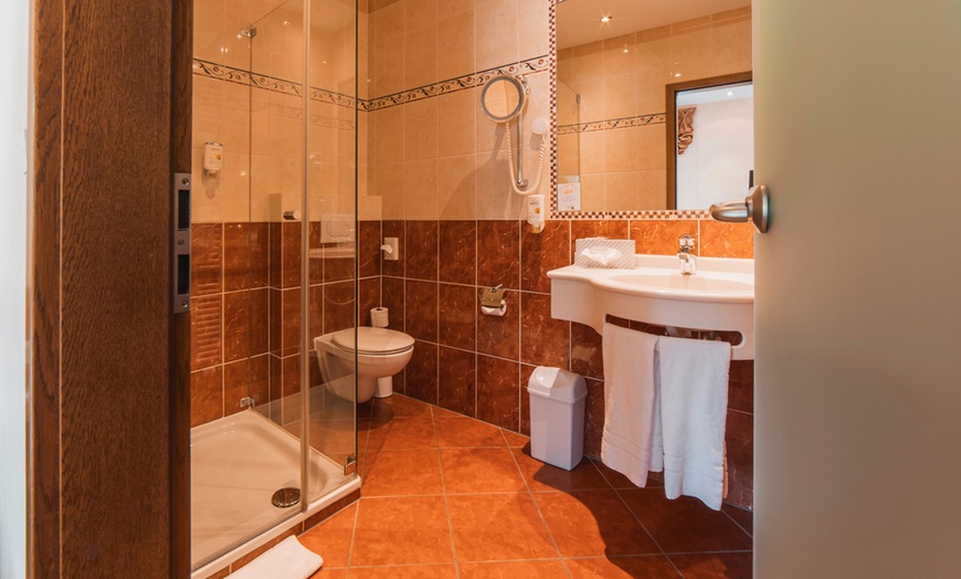 Image 10: Rheingau: 2 Nächte inkl. Verpflegung, Sauna und Wanderrucksack