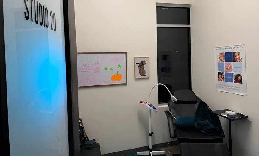 Image 3: Get a Brighter Smile w/ One / Two 30 or 60 min Teeth Whitening Options