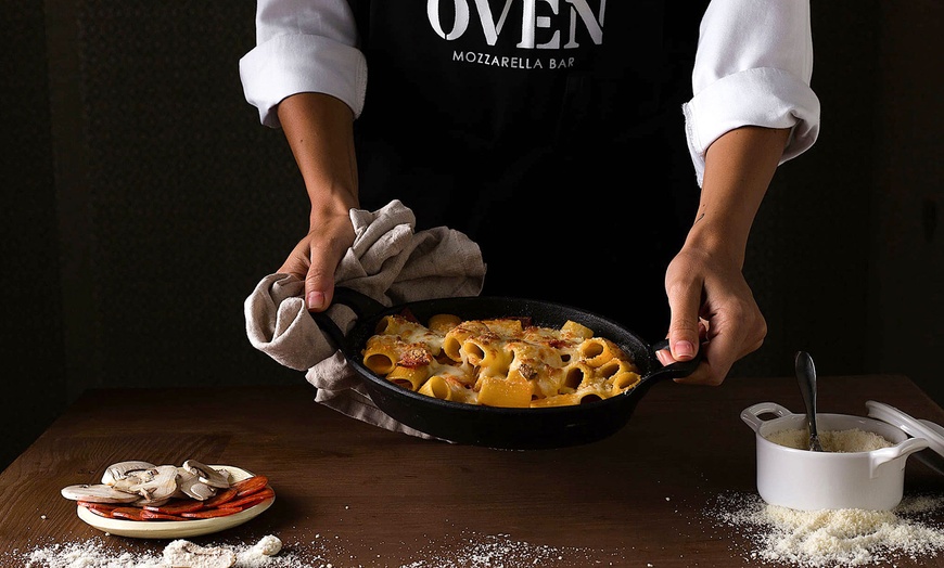 Image 1: Menú italiano de cena para 2 o 4 con pasta o pizza, postre y bebidas