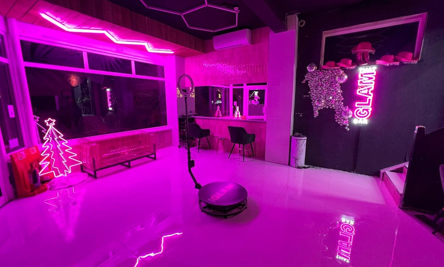 Image 5: Up to 46% Off on Salon - Hair Colour / Highlights - Roots at That Glam Bar