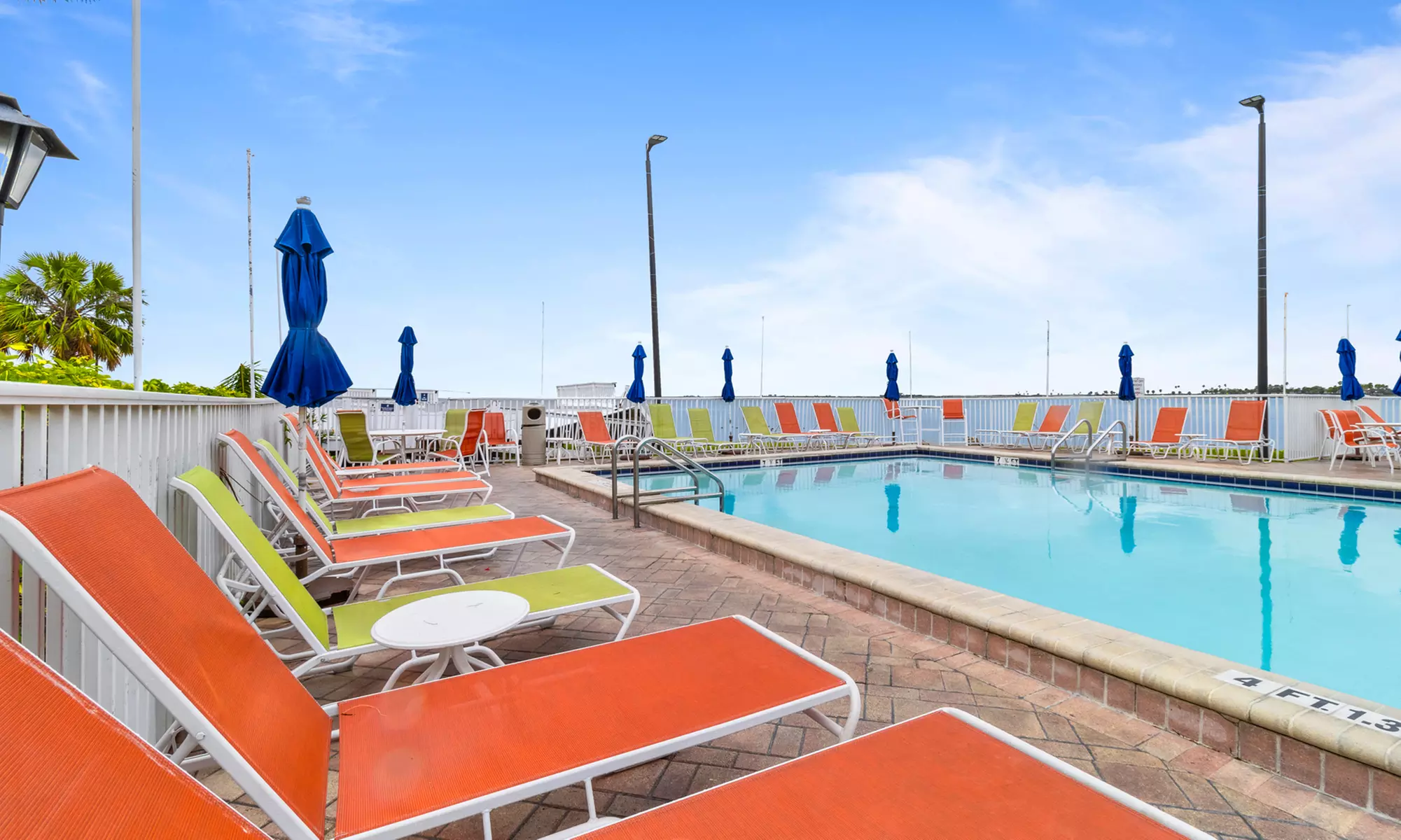 Sailport Waterfront Suites: Your Gateway to Bayside Serenity
