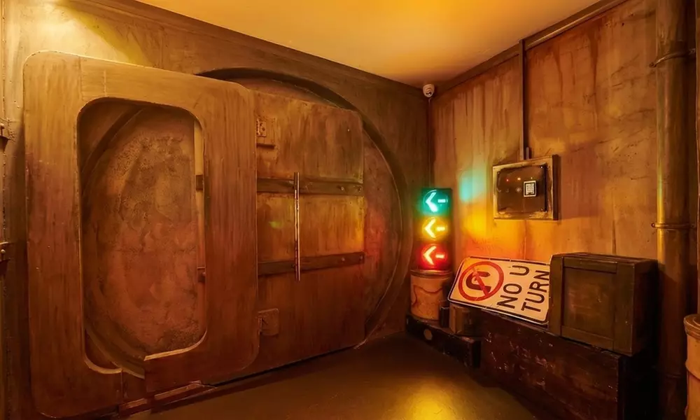 60-Minute Escape Room Adventures with Multiple Themed Challenges