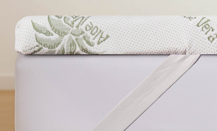 Image 3: Topper in memory foam con Aloe Vera