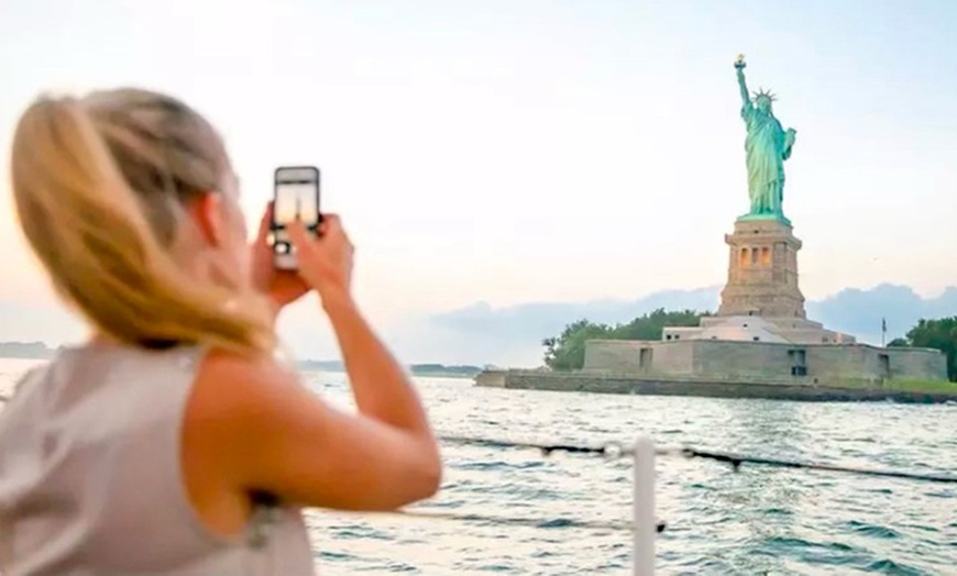 Image 2: Expert-Guided Statue of Liberty & Ellis Island Tour