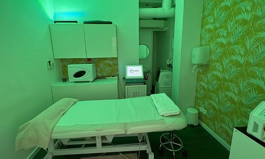 Image 3: 3 o 6 sesiones de tratamiento remodelante y push up para 1 persona