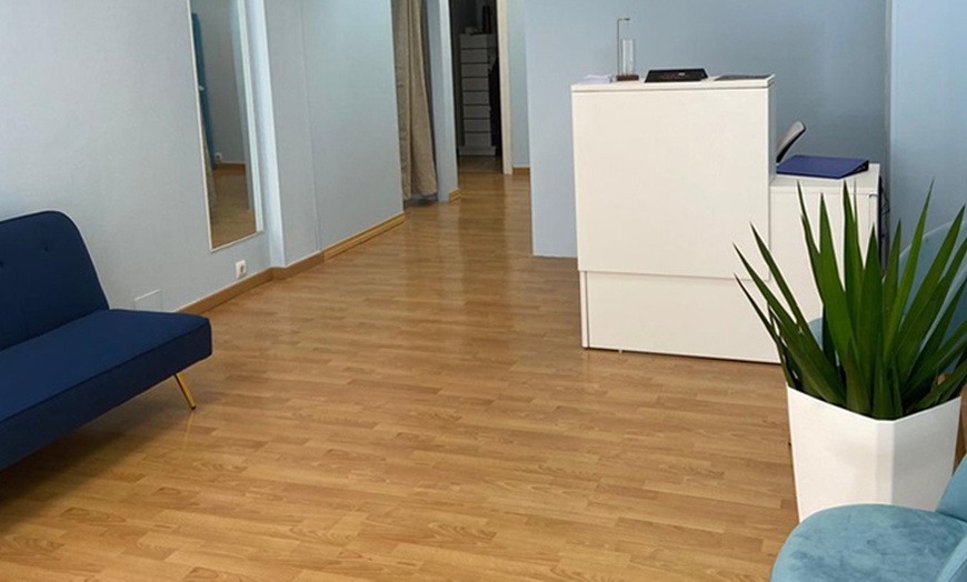 Image 3: 1 sesión de micropigmentación de labios o cejas para 1 persona 