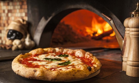 Menu pizza con dolce e birra al Chalet Barbanera, sul lungomare di Alba Adriatica (sconto fino a 55%)