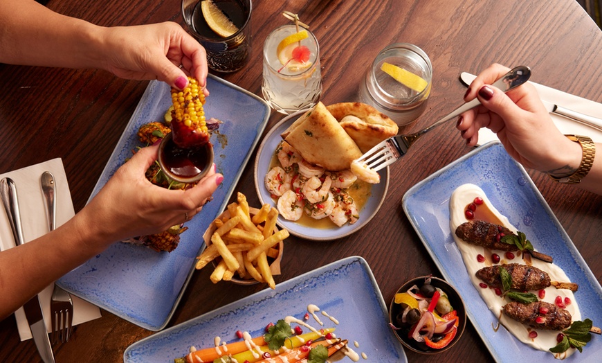 Image 2: 2 Course Bottomless Brunch with Free-Flowing Prosecco, and House Wine