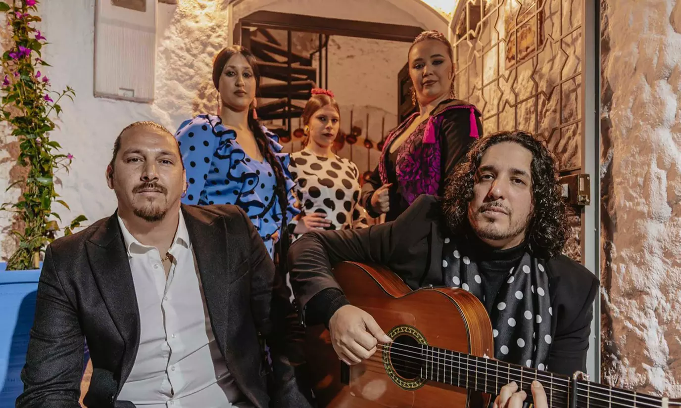 Entrada para espectáculo flamenco con consumición para 2 o 4 en tablao flamenco; con hasta un 27% menos - Primary Image
