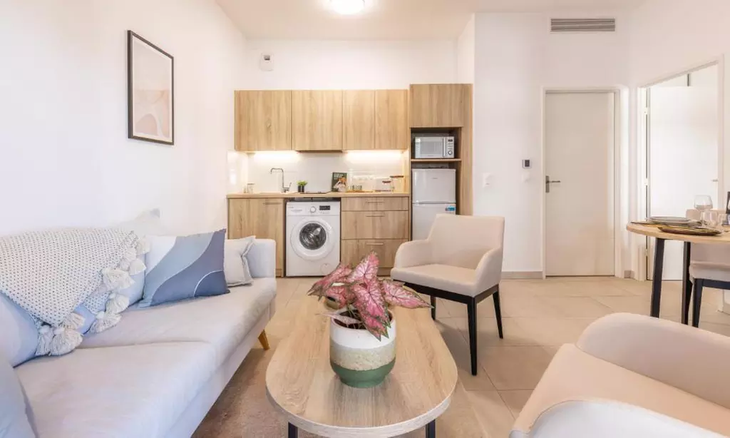Villeneuve-Loubet : appartement 1 chambre, petit-déjeuner en option