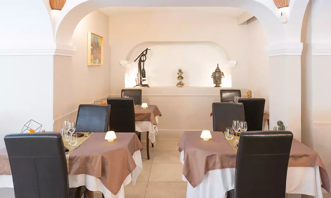 Menu authentique en 4 services au restaurant Le Moulin de la Sambuc