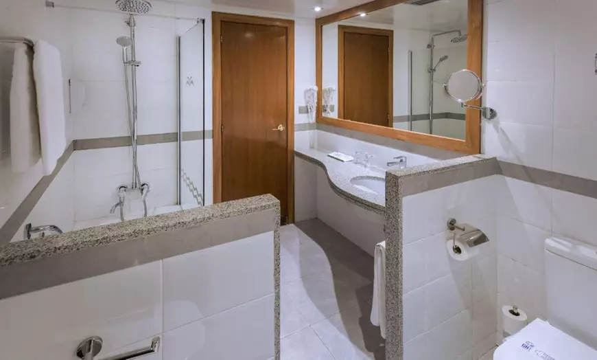 Image 5: Lloret de Mar: habitación doble con media pensión en hotel 4*