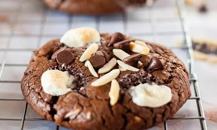  $15 or $30 towards Food & Drinks, Half or Full Dozen Cookies  