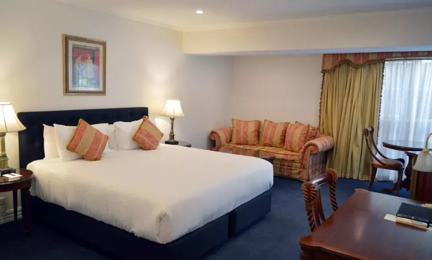 Image 4: Melbourne, Forest Hill: Queen Room with Breakfast at Canterbury Hotel