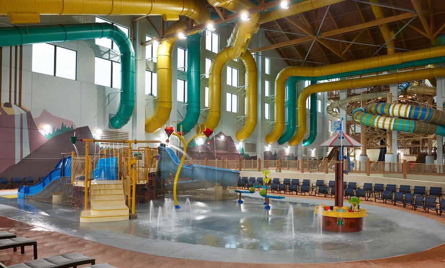 Image 14: Great Wolf Lodge Water Park Resort in Connecticut
