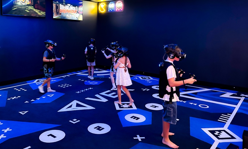 Image 6: 2, 4, 6 , or 8 Virtual Reality Games (Choice of 10, 15 or 25 Minutes)