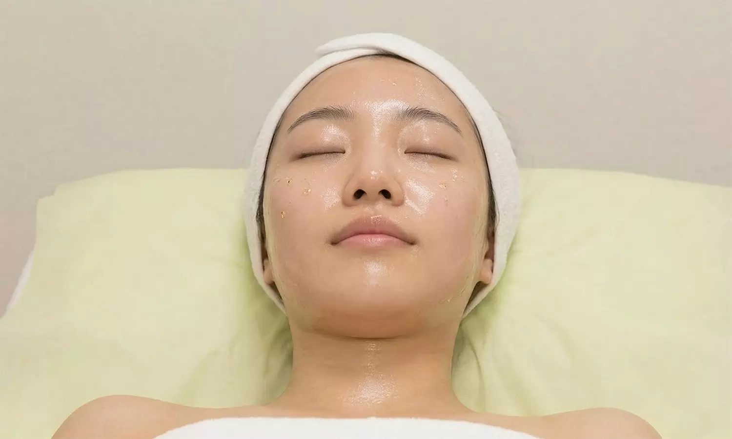Cuida tu cutis: limpieza facial con microdermoabrasión, peeling y más