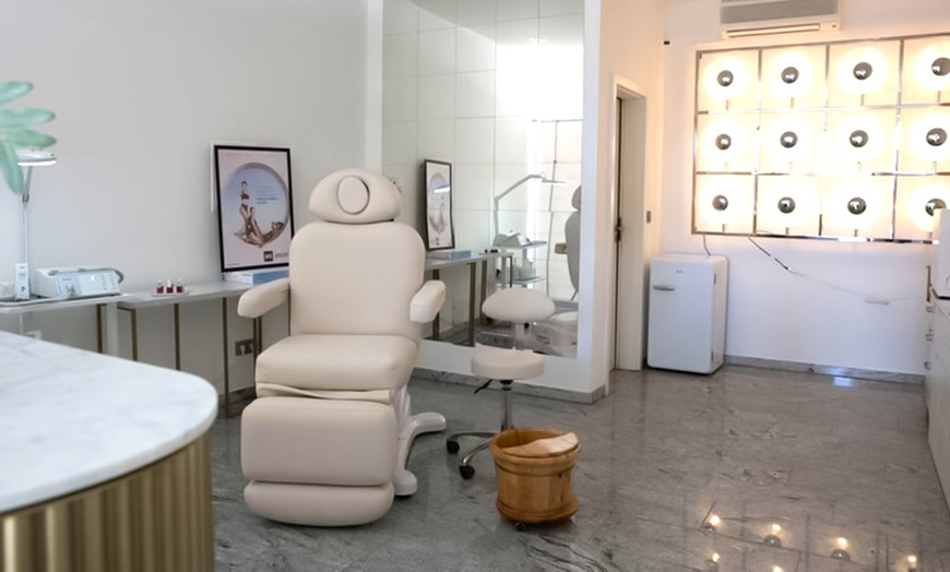 Image 3: Kosmetische Fußpflege, opt. mit Lack und/oder Pododisk-Technologie