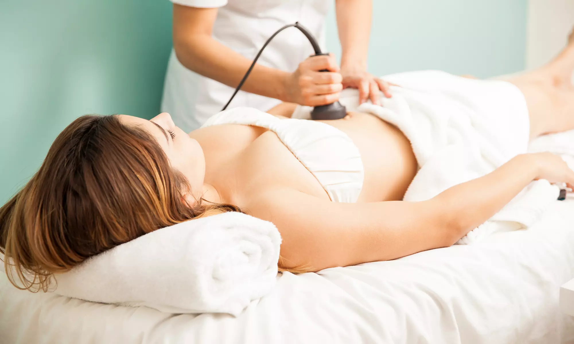 Tratamiento reductor con cavitación, presoterapia y radiofrecuencia