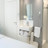 Image 3: Paris, 11ᵉ : chambre double blanche ou Soft avec PDJ en option